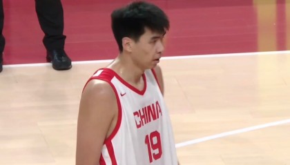 爱游戏体育-被轰11-0！中国男篮半场落后7分 徐昕王俊杰庞峥麟全轰8分